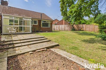 2 bedroom Semi-detached bungalow for sale in Brooklands Park, Cottingham, HU16