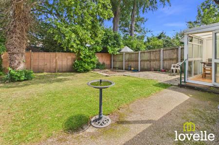 2 bedroom Semi-detached bungalow for sale in Brooklands Park, Cottingham, HU16
