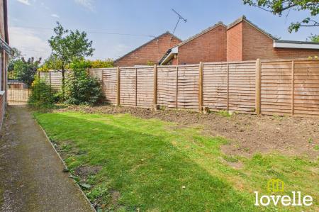 2 bedroom Semi-detached bungalow for sale in Brooklands Park, Cottingham, HU16
