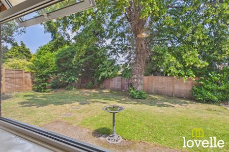 2 bedroom Semi-detached bungalow for sale in Brooklands Park, Cottingham, HU16