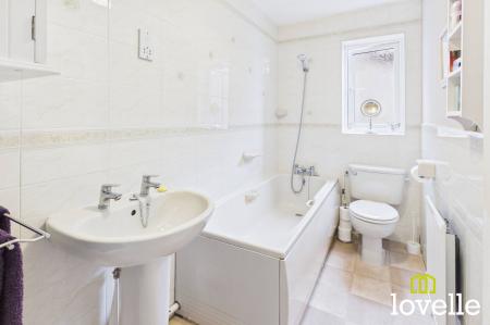 4 bedroom Detached house for sale in Manor Garth, Skidby, HU16