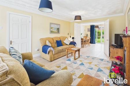 4 bedroom Detached house for sale in Manor Garth, Skidby, HU16