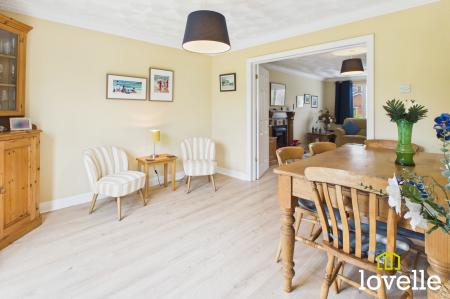 4 bedroom Detached house for sale in Manor Garth, Skidby, HU16
