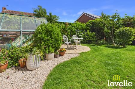4 bedroom Detached house for sale in Manor Garth, Skidby, HU16