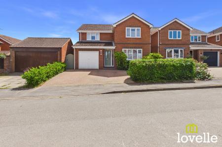 4 bedroom Detached house for sale in Manor Garth, Skidby, HU16