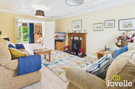 4 bedroom Detached house for sale in Manor Garth, Skidby, HU16