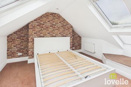 3 bedroom Terraced House for sale in Park Row, Hessle, HU13