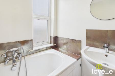 3 bedroom Terraced House for sale in Park Row, Hessle, HU13