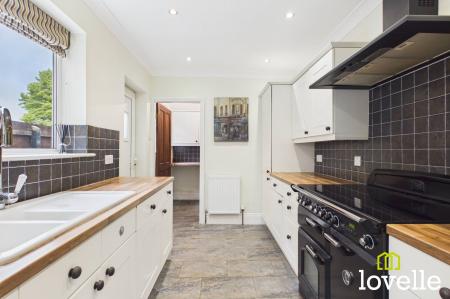 3 bedroom Terraced House for sale in Park Row, Hessle, HU13