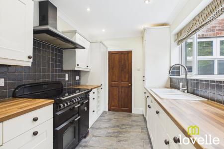 3 bedroom Terraced House for sale in Park Row, Hessle, HU13