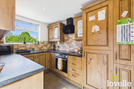 3 bedroom Semi-detached house for sale in Hall Road, Hull, HU6