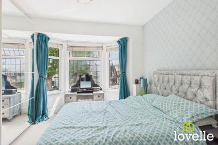 3 bedroom Semi-detached house for sale in Hall Road, Hull, HU6