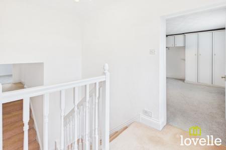 4 bedroom Terraced House for sale in Sandholme Road, Gilberdyke, HU15