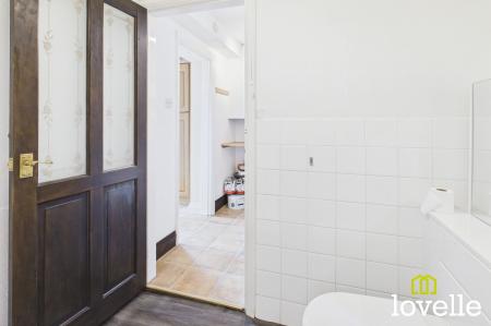 4 bedroom Terraced House for sale in Sandholme Road, Gilberdyke, HU15