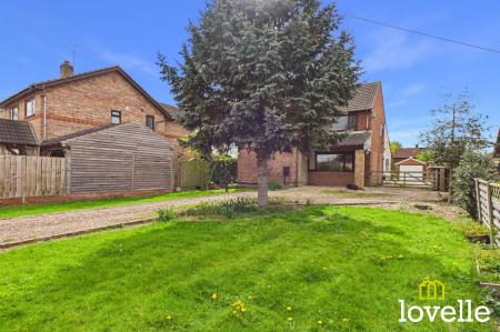 4 bedroom Terraced House for sale in Sandholme Road, Gilberdyke, HU15