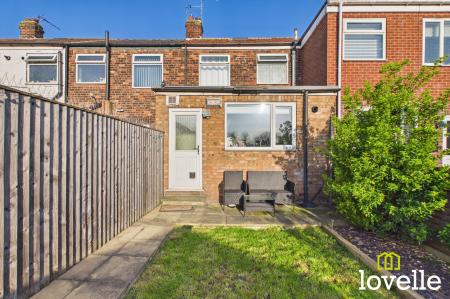 2 bedroom Terraced House for sale in Lamorna Avenue, Hull, HU8