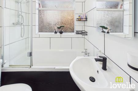 2 bedroom Terraced House for sale in Lamorna Avenue, Hull, HU8