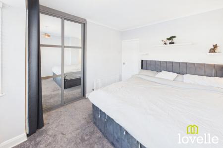 2 bedroom Terraced House for sale in Lamorna Avenue, Hull, HU8