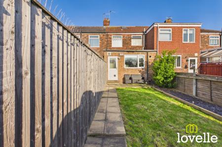 2 bedroom Terraced House for sale in Lamorna Avenue, Hull, HU8