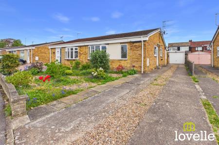 2 bedroom Semi-detached bungalow for sale in St. Lawrence Avenue, Cottingham, HU16