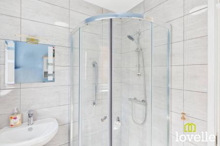 2 bedroom Semi-detached bungalow for sale in St. Lawrence Avenue, Cottingham, HU16