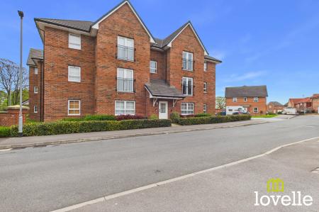 3 bedroom Flat for sale in Jack Harrison Avenue, Cottingham, HU16