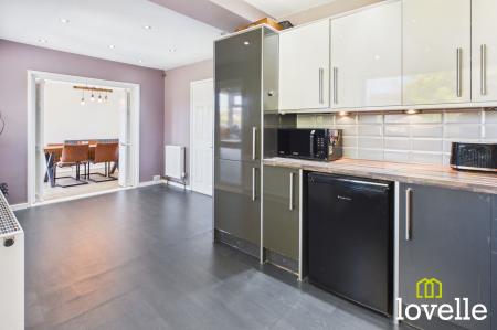 3 bedroom Semi-detached house for sale in Kerry Pit Way, Kirk Ella, HU10
