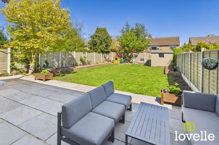 3 bedroom Semi-detached house for sale in Kerry Pit Way, Kirk Ella, HU10
