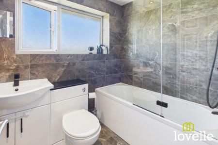3 bedroom Semi-detached house for sale in Kerry Pit Way, Kirk Ella, HU10