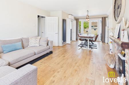 3 bedroom Semi-detached house for sale in Kerry Pit Way, Kirk Ella, HU10