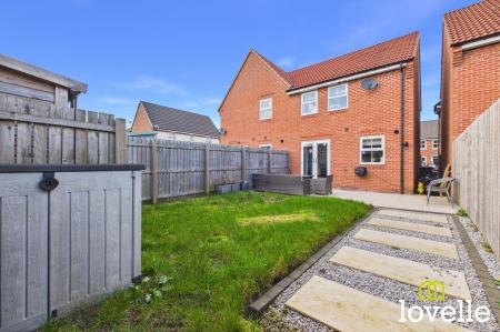 3 bedroom Semi-detached house for sale in Hazelwood Drive, Hessle, HU13