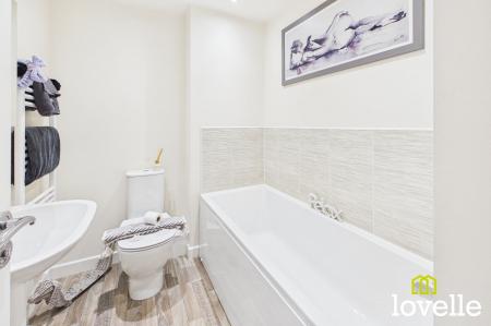 3 bedroom Semi-detached house for sale in Hazelwood Drive, Hessle, HU13