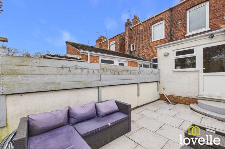 2 bedroom Terraced House for sale in Cornwall Street, Cottingham, HU16