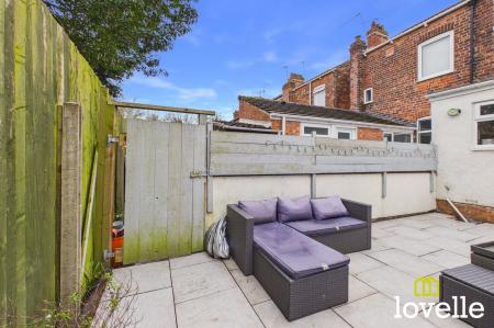 2 bedroom Terraced House for sale in Cornwall Street, Cottingham, HU16