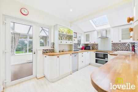 2 bedroom Semi-detached bungalow for sale in The Wolds, Cottingham, HU16