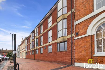 1 bedroom Flat for sale in Wellington Street, Hull, HU1