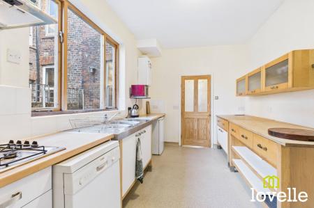 3 bedroom Terraced House for sale in Hutt Street, Hull, HU3