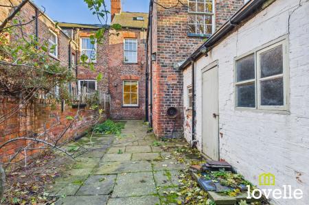 3 bedroom Terraced House for sale in Hutt Street, Hull, HU3