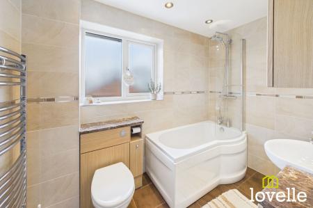 4 bedroom Detached house for sale in Manor Garth, Skidby, HU16