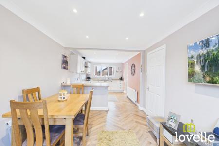 4 bedroom Detached house for sale in Manor Garth, Skidby, HU16