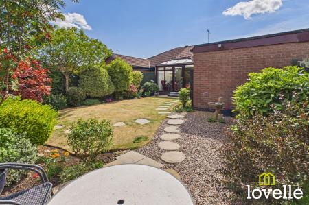 1 bedroom Semi-detached bungalow for sale in Apple Croft, Skidby, HU16