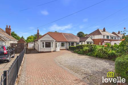 3 bedroom Semi-detached bungalow for sale in New Village Road, Cottingham, HU16