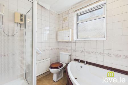 3 bedroom Semi-detached bungalow for sale in New Village Road, Cottingham, HU16