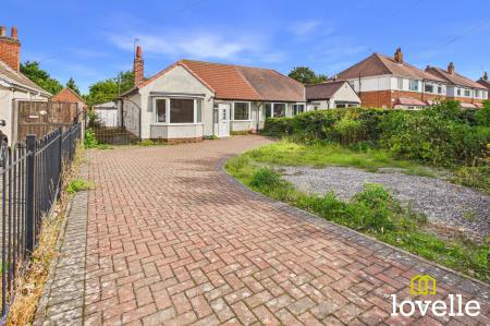 New Village Road, Cottingham, HU16