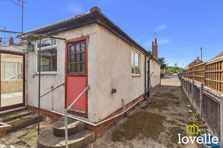 3 bedroom Semi-detached bungalow for sale in New Village Road, Cottingham, HU16