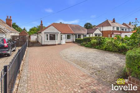 3 bedroom Semi-detached bungalow for sale in New Village Road, Cottingham, HU16
