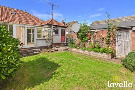 3 bedroom Semi-detached bungalow for sale in New Village Road, Cottingham, HU16