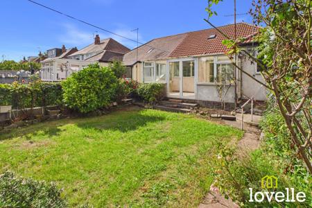 3 bedroom Semi-detached bungalow for sale in New Village Road, Cottingham, HU16