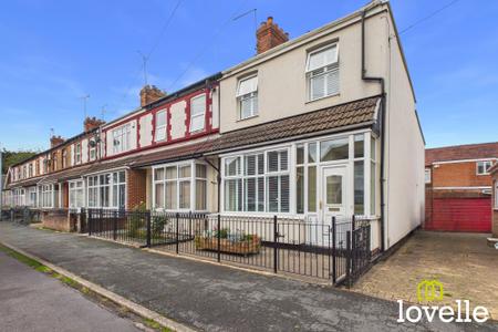 4 bedroom End of terrace house for sale in Devon Street, Cottingham, HU16