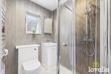 4 bedroom End of terrace house for sale in Devon Street, Cottingham, HU16